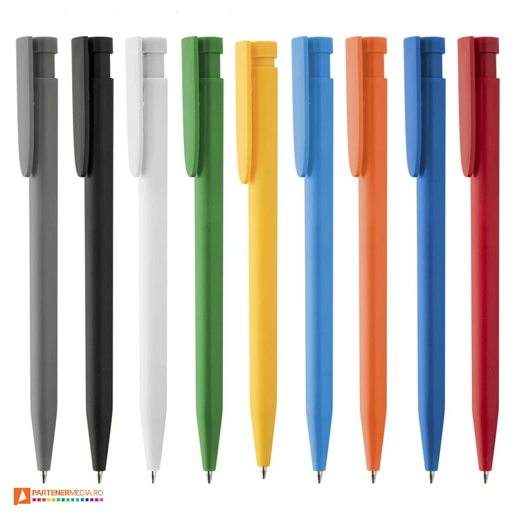 Pixuri promotionale din plastic reciclat cu suprafata colorata mata si design clasic pixuri promotionale din plastic reciclat ap808089