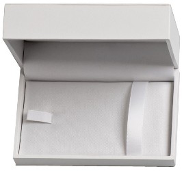 cutii promotionale pentru brelocuri de lux Nina Ricci poza 2