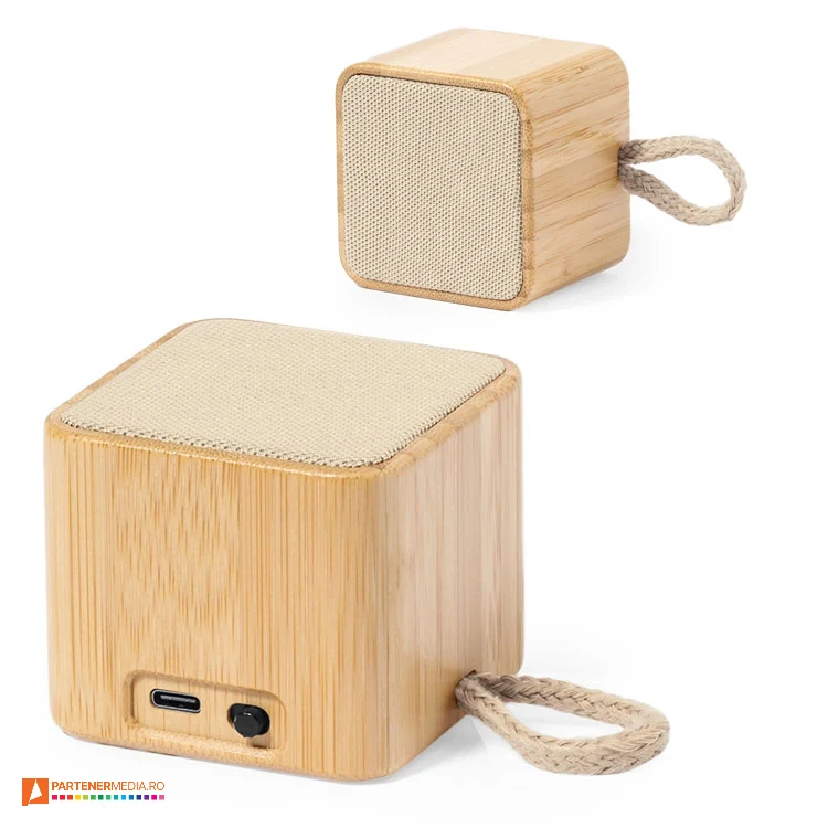 Boxe audio din lemn de bambus cu forma cubica si snur de transport boxe audio wireless promotionale din lemn de bambus 20262